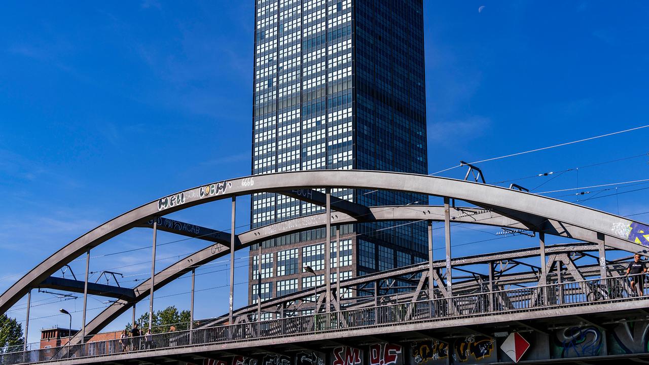 Berlin: Wartungsarbeiten: Elsenbrücke in Berlin-Friedrichshain am Wochenende gesperrt