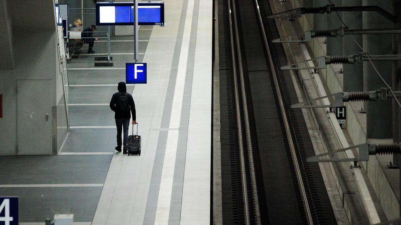 Berlin: Über Ostern fahren in Tiefebene des Berliner Hauptbahnhofs keine Züge