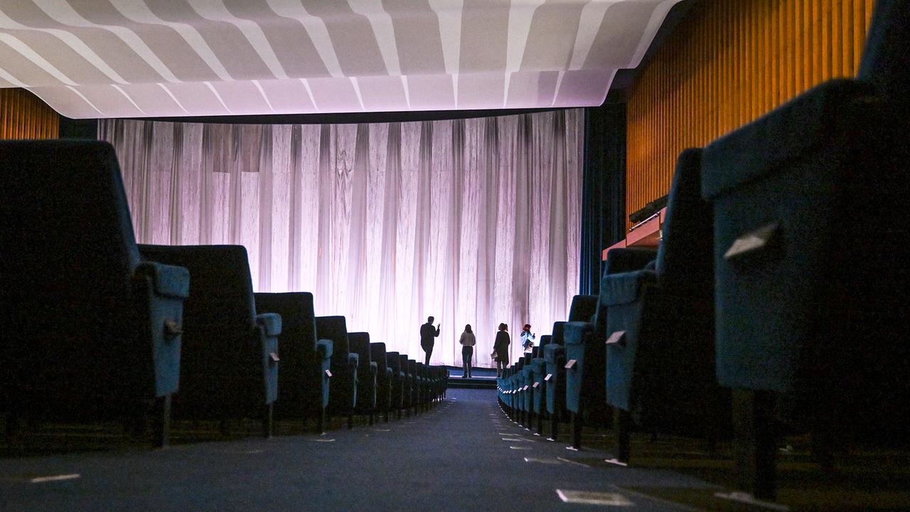 Berlin: Führungen durch das geschlossene Kino International geplant