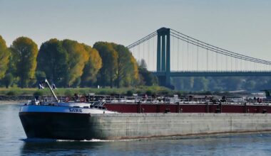 Rhein-Pegel bei Köln sinkt immer mehr