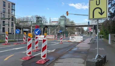 Wasserrohrbruch in Riehl - Straßensperrung