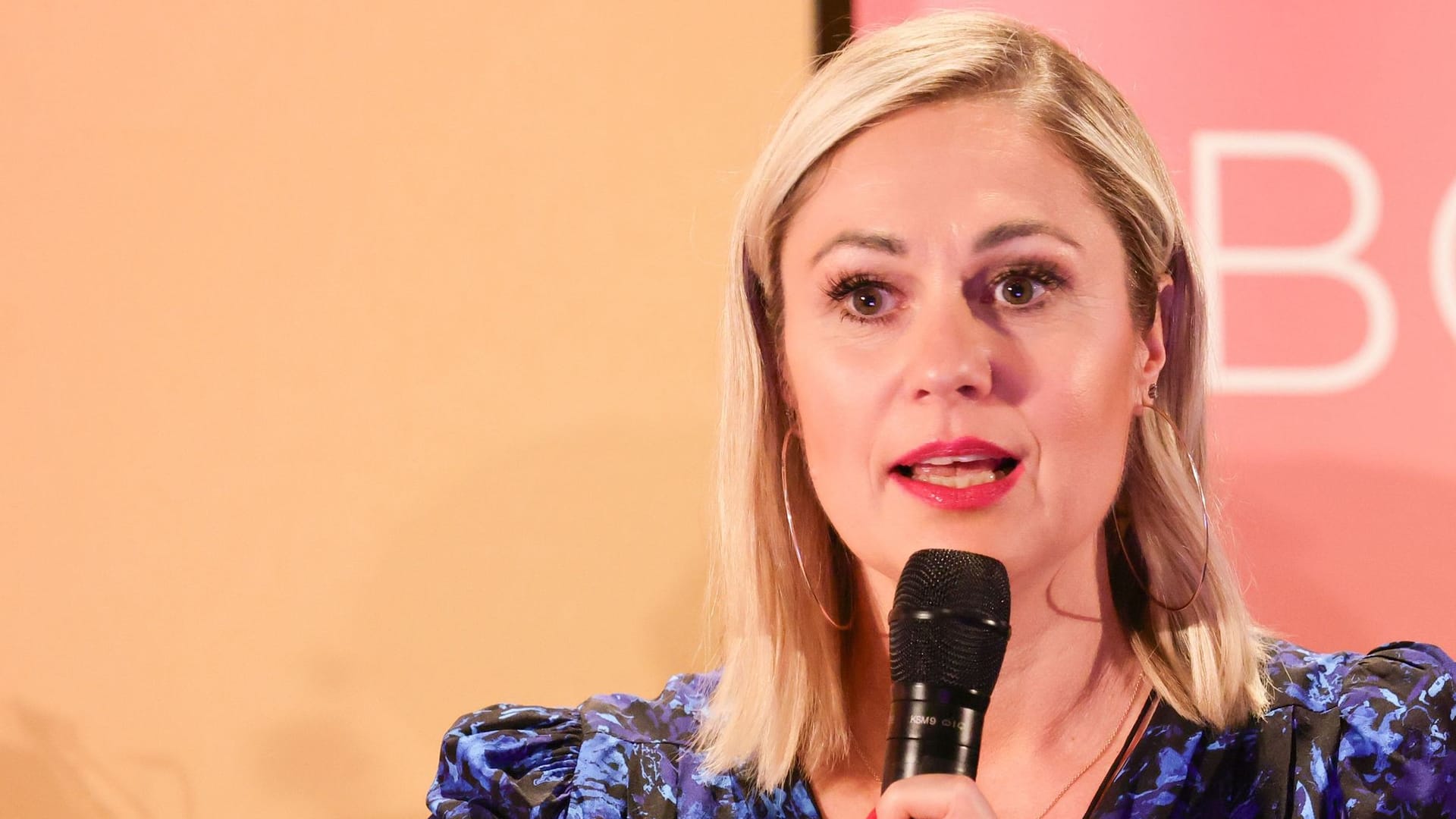 Ruth Moschner: Die Moderatorin polarisiert mit Instagram-Beiträgen.