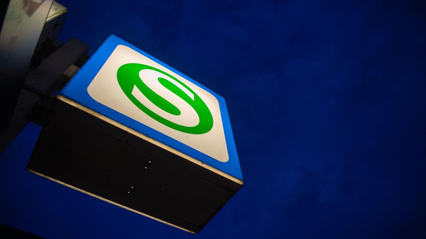 Polizei Berlin sucht Zeugen nach Vorfall in S-Bahn