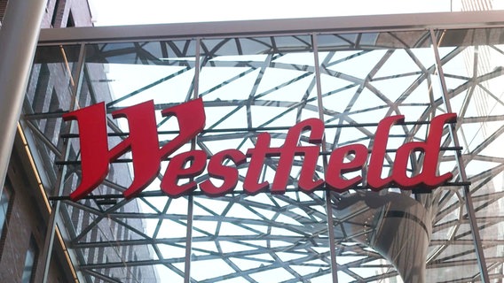 Schild mit der Aufschrift "Westfield". © Screenshot 