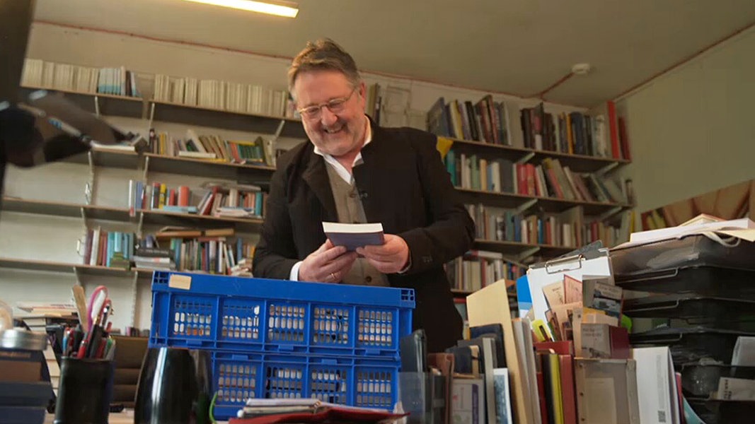 Hamburger Literaturgröße sagt Ahoi: Literaturhaus-Chef Rainer Moritz geht | NDR.de - Kultur