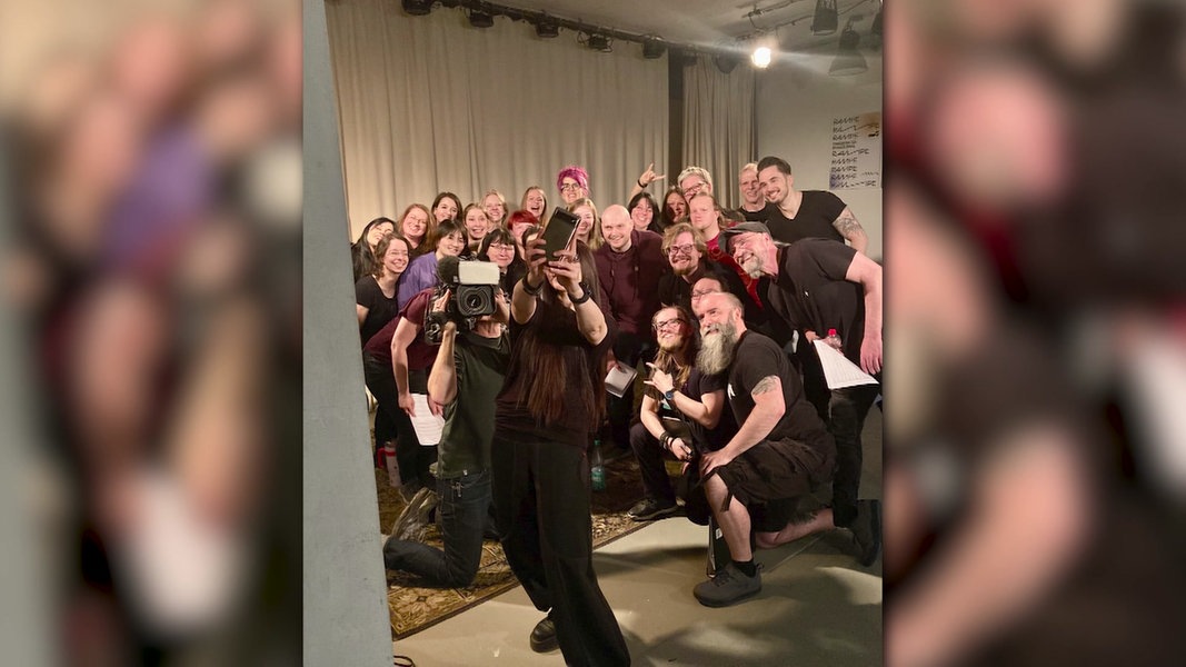 Hannovers erster Metal-Chor: MetalMorphix rocken die Bühne | NDR.de - Kultur