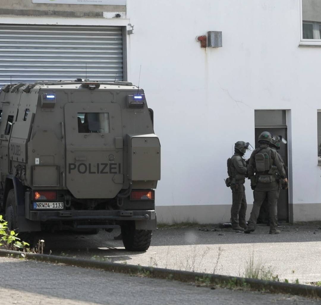 Große Razzia in Essen gegen Drogenkriminalität - Panzer im Einsatz