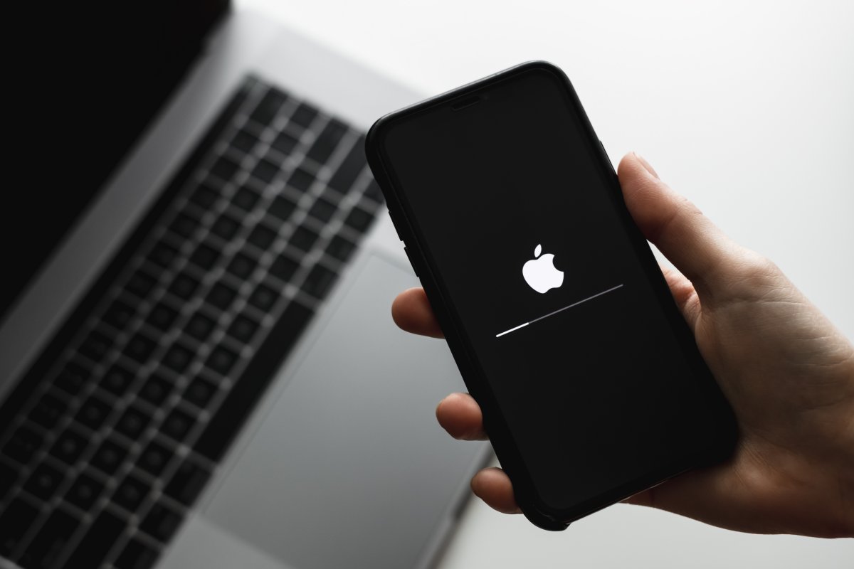 Gezielte Angriffe auf iPhones: Apple patcht Betriebssysteme außerhalb der Reihe