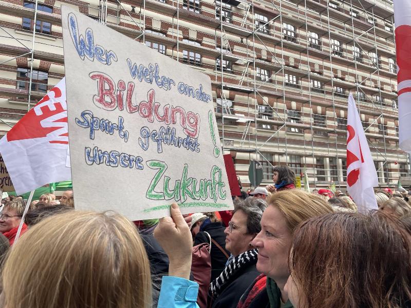 Rote Karte, Herr Minister — kreuzer online