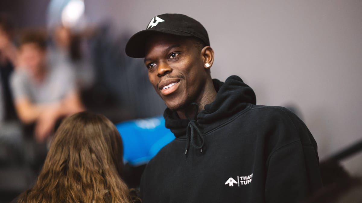 Dennis Schröder eröffnet Store| Termin