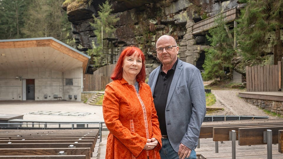 Felsenbühne Rathen: "Die Spur der Hebamme" von Sabine Ebert eröffnet Saison 2025