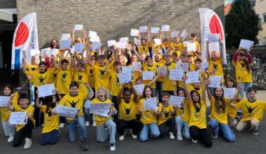 Schülerinnen und Schüler des Brühler St. Ursula-Gymnasiums nehmen am Deutsche Post Marathon teil