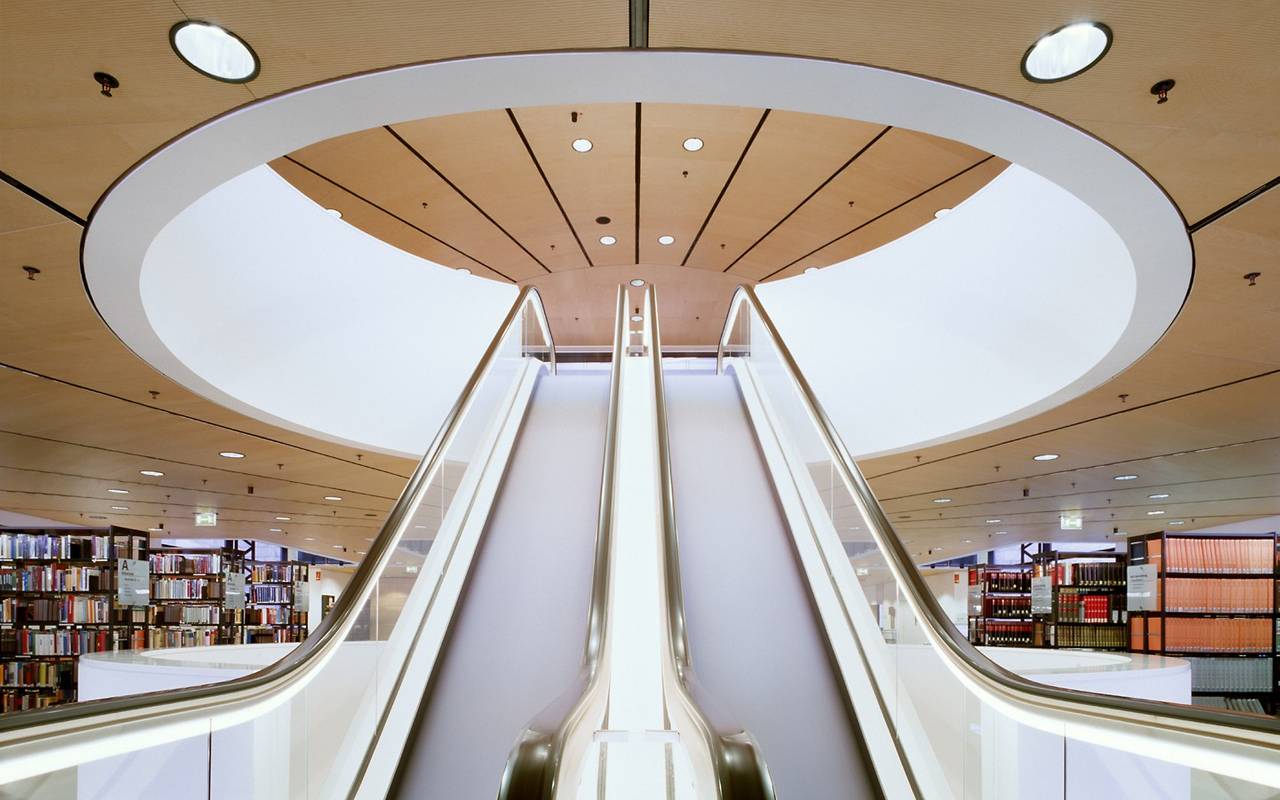 Innenraum der Stadt- und Landesbibliothek Dortmund.