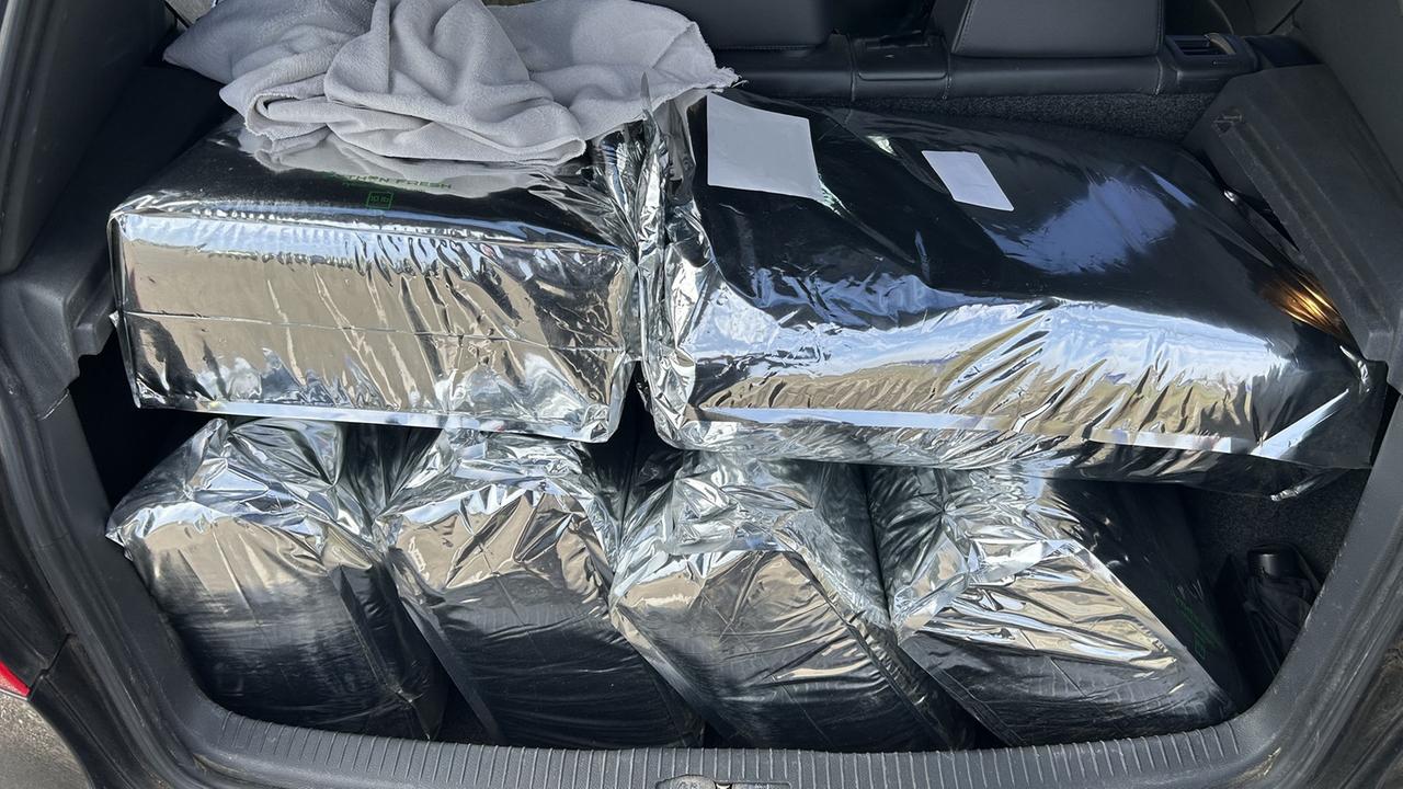 Baden-Württemberg: Zoll entdeckt 160 Kilogramm Cannabis in Auto an A5 bei Bruchsal