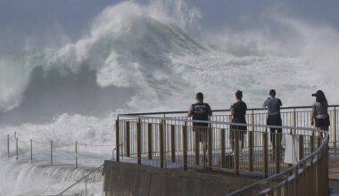 Sydney: Häuser und Strände von hohen Wellen überschwemmt