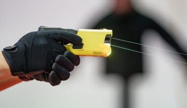 Nach Schüssen in Oldenburg: Polizeigewerkschaft plädiert für Taser | NDR.de - Nachrichten