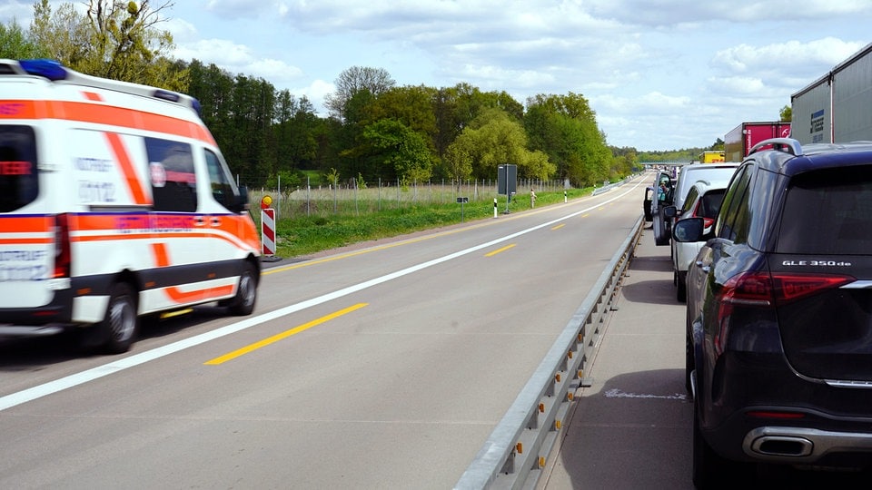 A9 nach schwerem Lkw-Unfall im Landkreis Wittenberg gesperrt