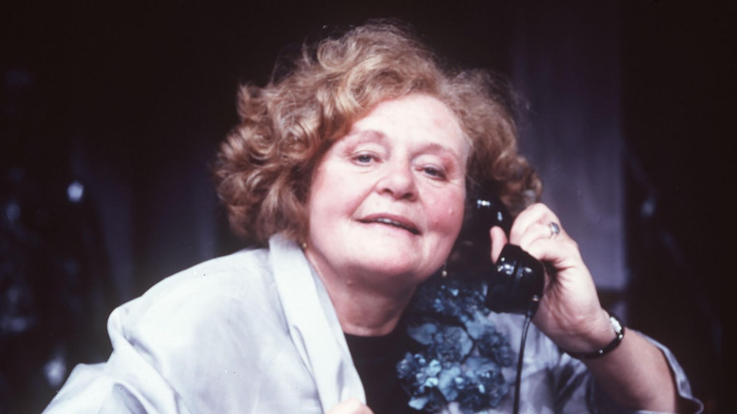 Ursula Hinrichs - Ohnsorg-Legende feiert 90. Geburtstag | NDR.de - Kultur - Norddeutsche Sprache