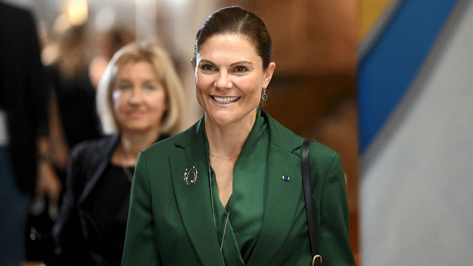 Schweden: Kronprinzessin Victoria zeigt sich beim Besuch in Nigeria tanzend