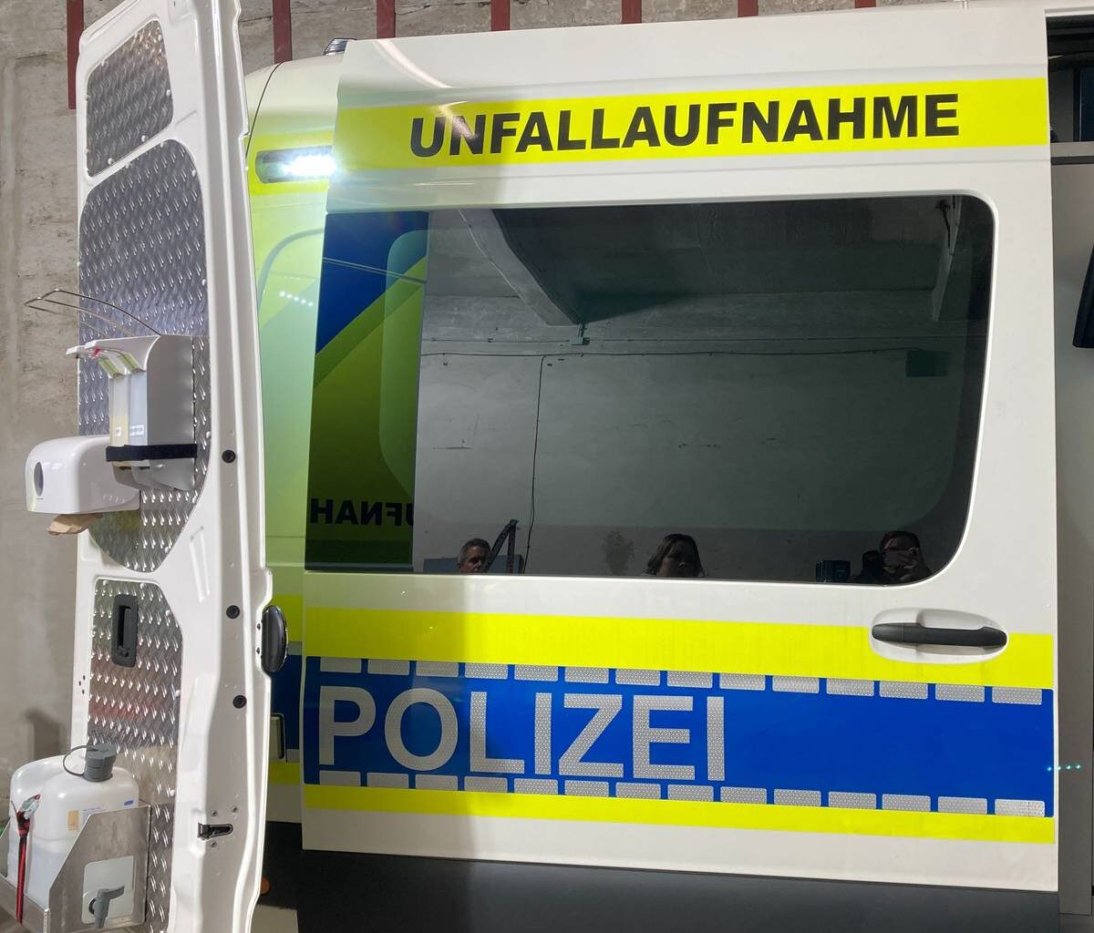 Zeugensuche nach Unfall an der Bundesallee