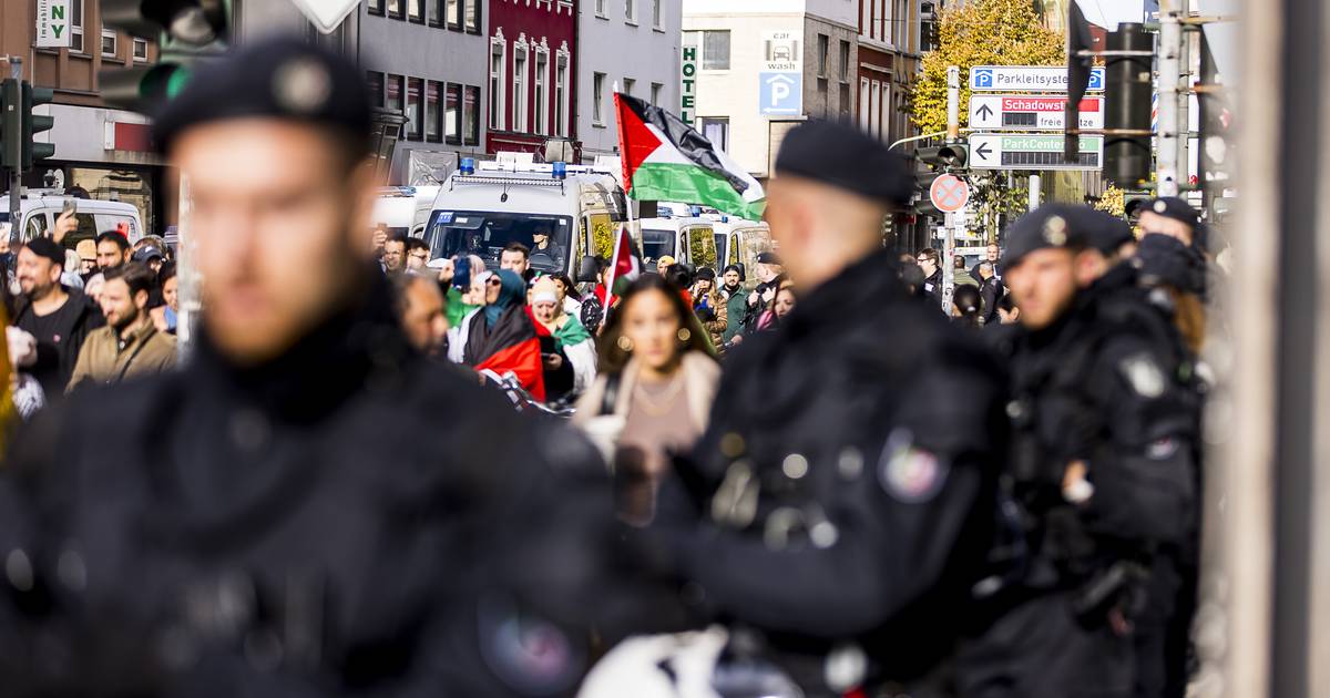 Pro-Palästina-Proteste in Düsseldorf: Demonstrant wegen Plakats verurteilt