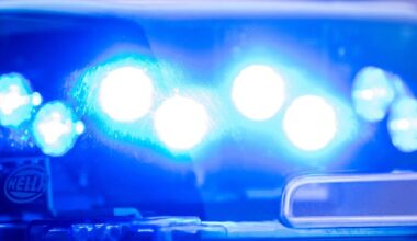 Zwei Männer stehlen Lebensmittel in Wuppertal – Mitarbeiterin leicht verletzt