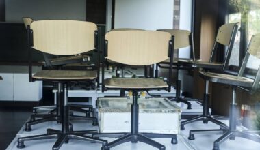 Rechtsradikale Drohmails in Duisburg: Wer darf Schulen schließen?