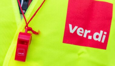 Streik bei Cewe in Mönchengladbach während Verhandlungen mit Verdi