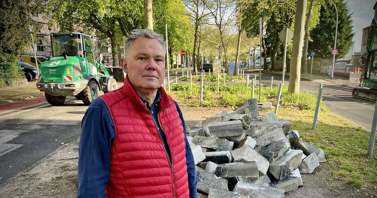 Sperrung der Hohenzollernstraße wegen Abbau der Protected Bike Lane im April