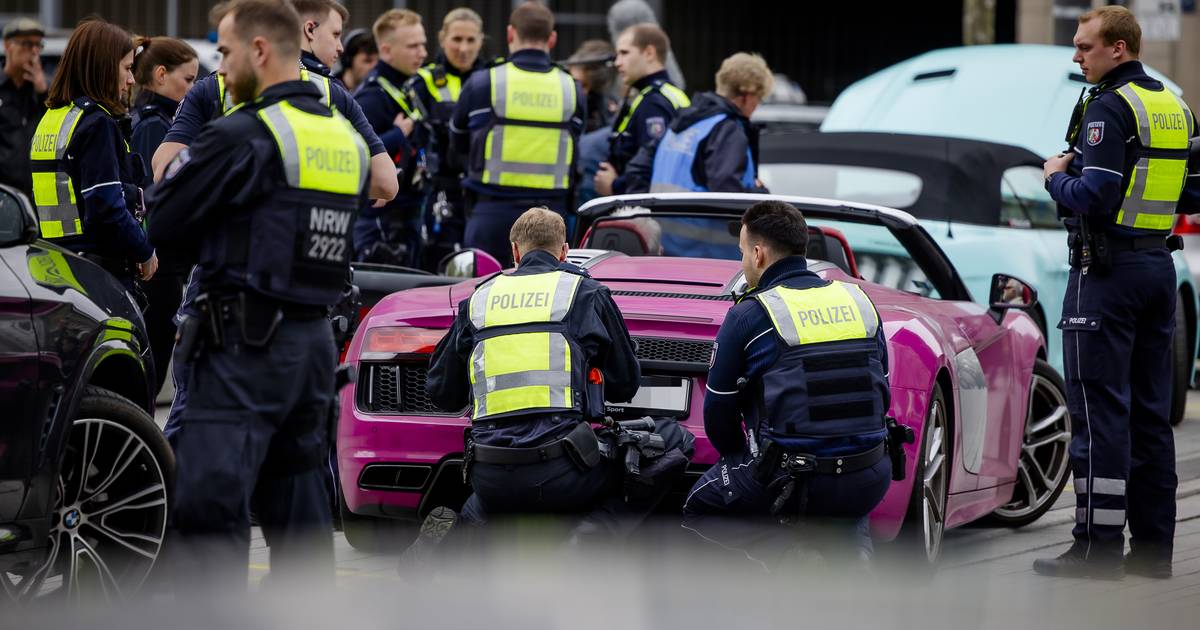 Kontrollen am „Car-Freitag 2025“ am Corneliusplatz/Königsallee