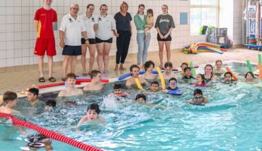 In den Osterferien schwimmen lernen