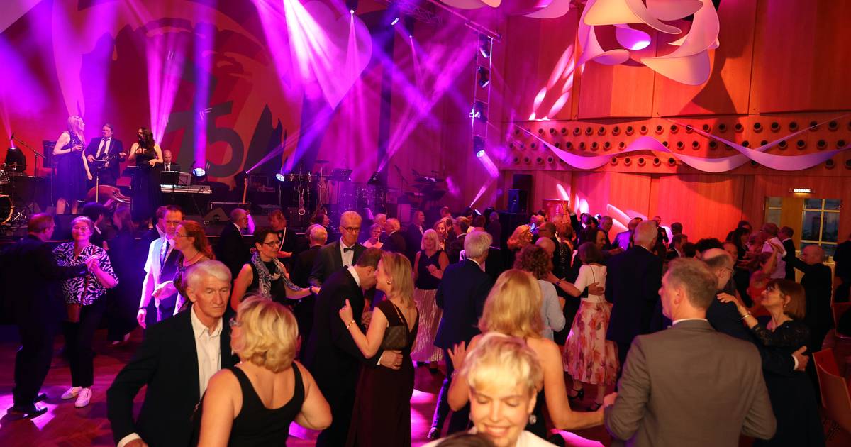 Theaterball 2025 in Mönchengladbach: Love Story mit Hardrock