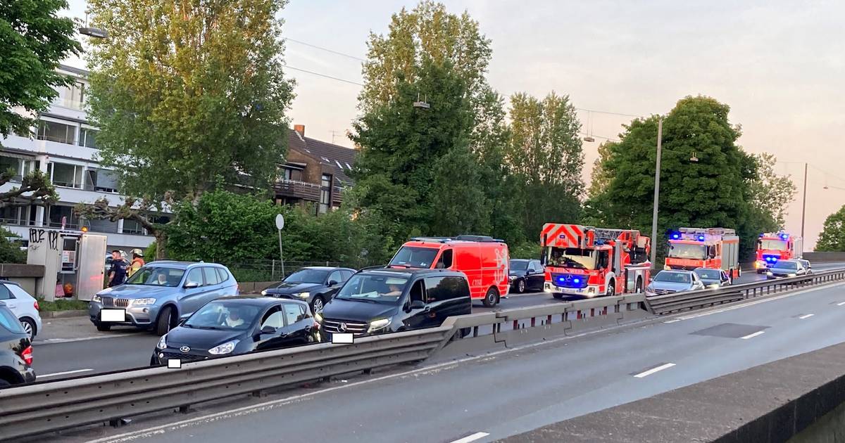 Düsseldorf Stau: Feuerwehreinsatz im Rheinalleetunnel