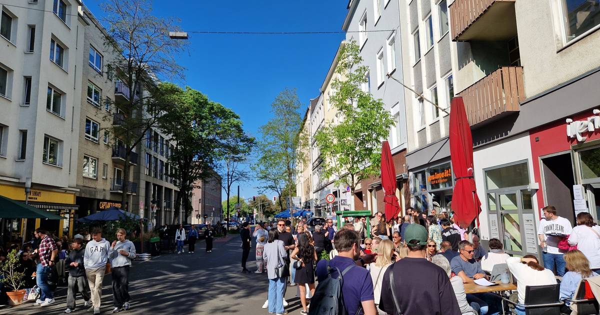 Lorettostraße in Düsseldorf: Straßenfest ohne Musik