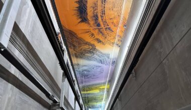 Manuel Frankes Kunst in einem Düsseldorfer Aufzugsschacht