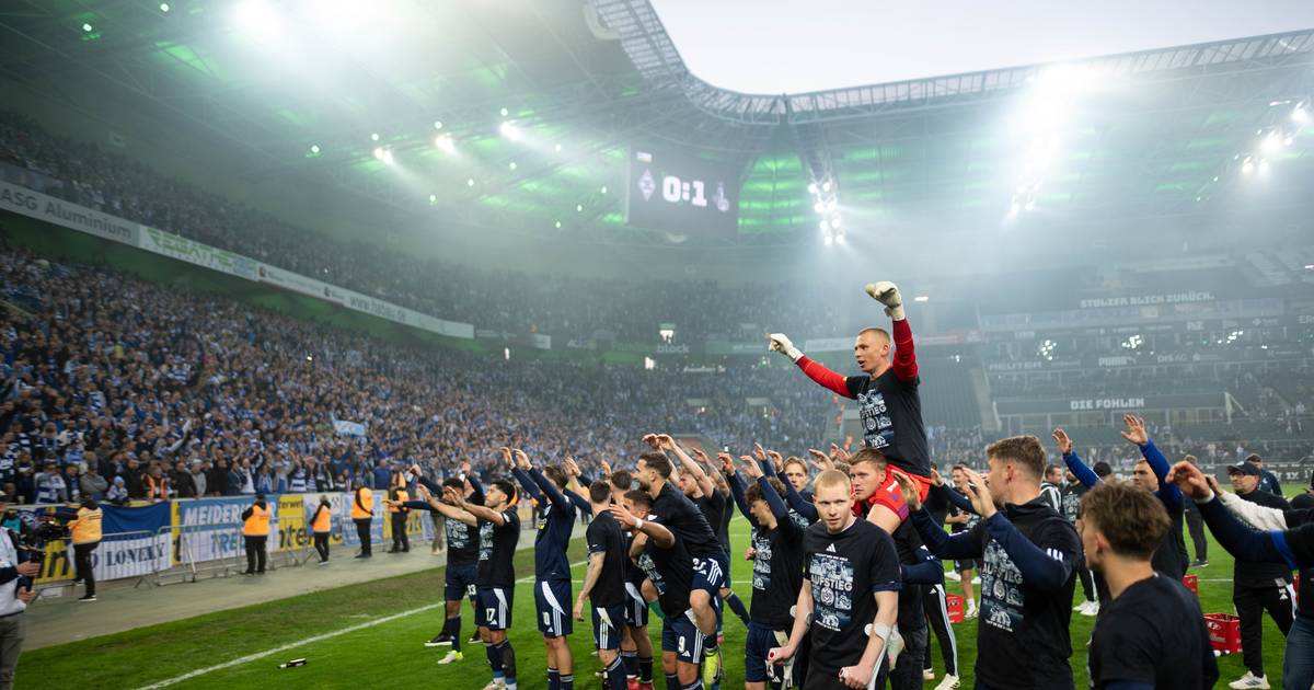 MSV Duisburg steigt im Borussia-Park in die Dritte Liga auf