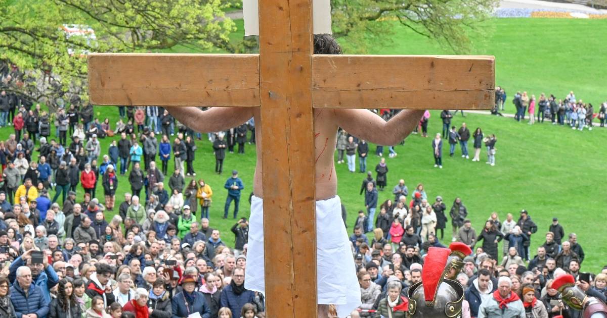 3000 Menschen folgten dem Leidensweg Jesu