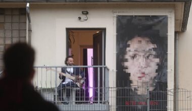 Weiter Warten mit Kunst am Barmer Bahnhof in Wuppertal