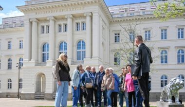 Führung durchs Gebäude der ehemaligen Bahndirektion