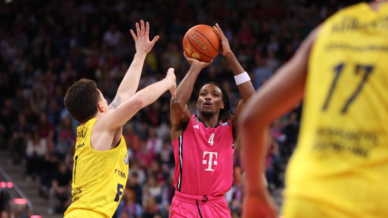 BBL: Baskets Bonn zittern sich gegen Oldenburg zum Sieg