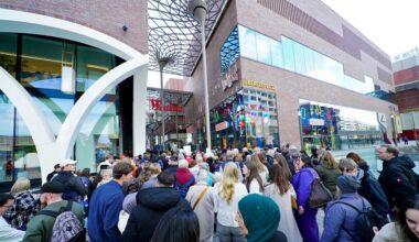 Ansturm bei der Eröffnung des Westfield Überseequartiers in Hamburg | NDR.de - Nachrichten