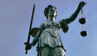 Bruch einer Spirale zur Schwangerschaftsverhütung aufgrund Materialfehlers