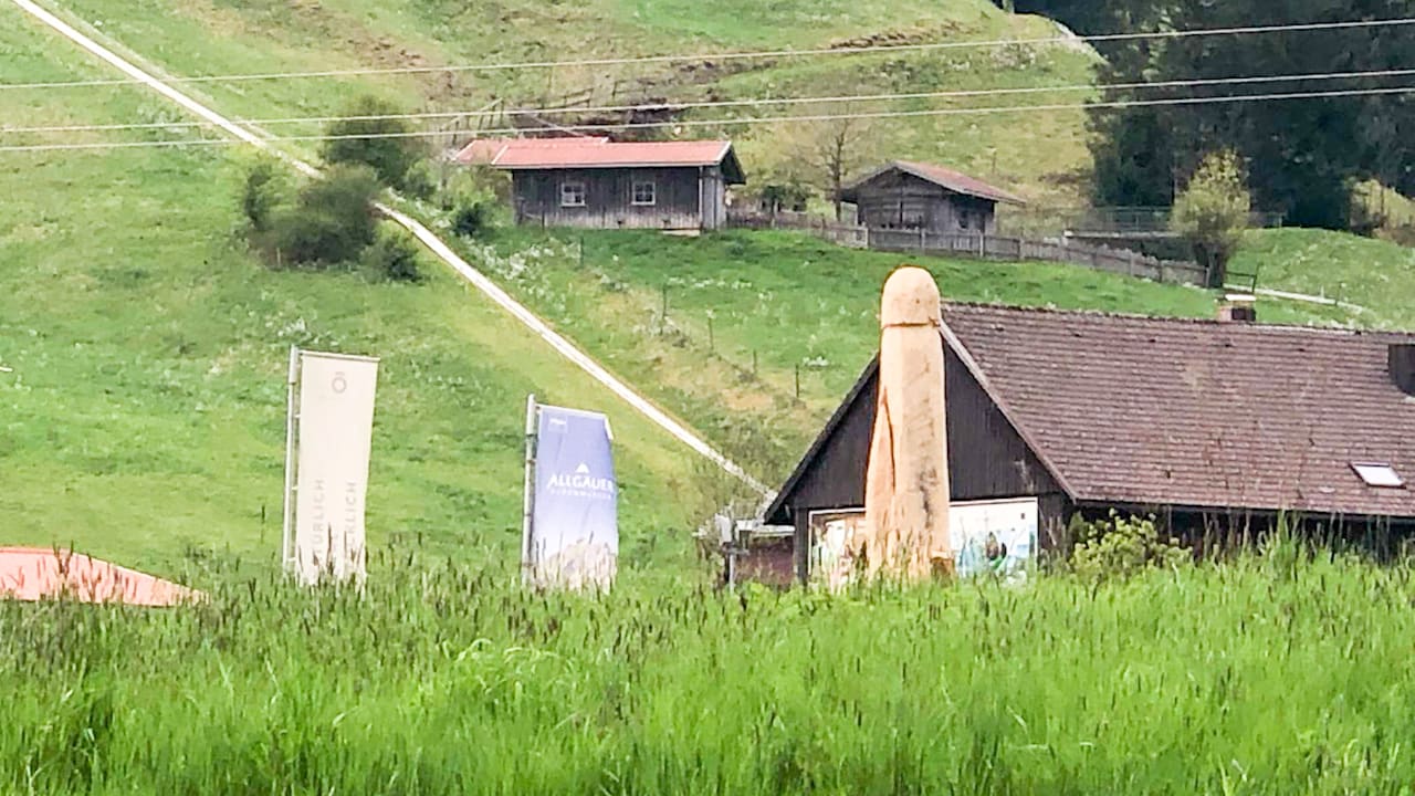 Skurrile Holz-Skulpturen belagern Touristenorte im Allgäu | Regional