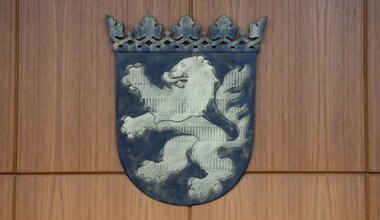 Landgericht Frankfurt - Frau mit 60 Stichen getötet: Staatsanwältin sieht Mord - Panorama