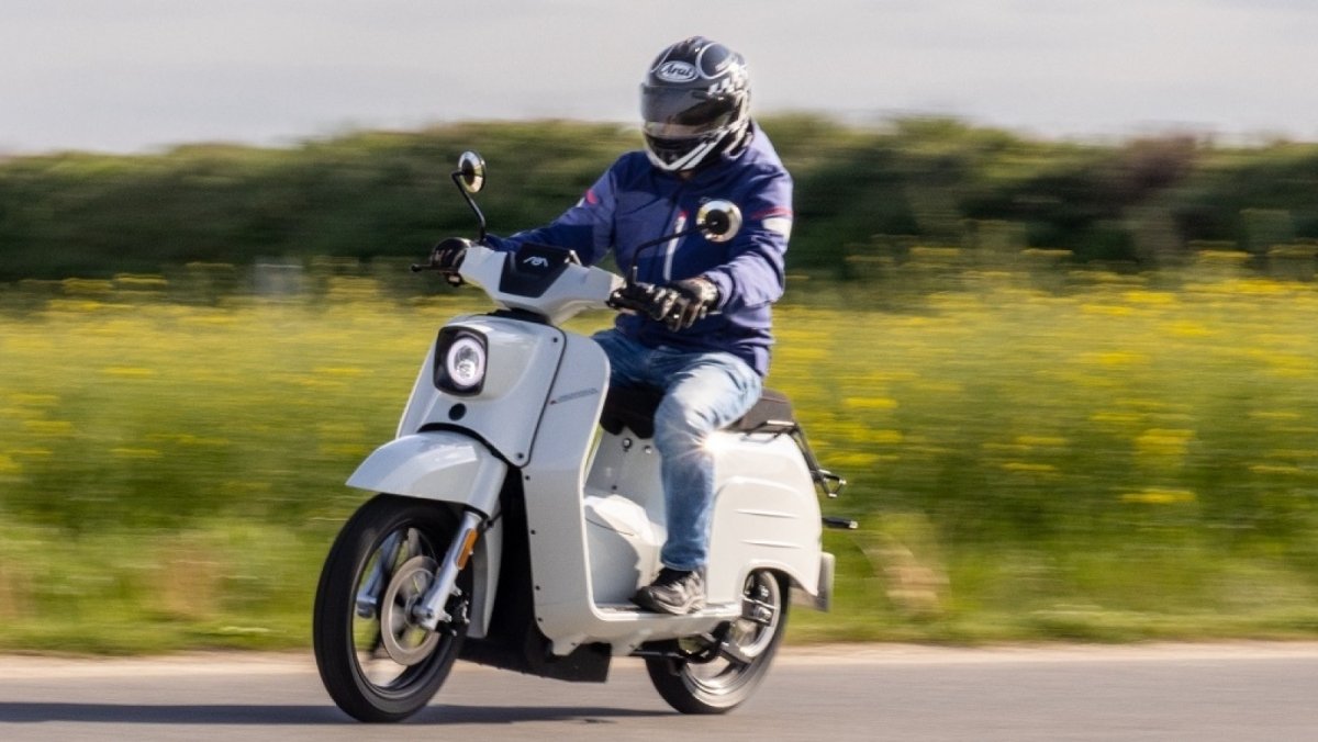 Elektro-Roller Govecs eSchwalbe im Test: Eine Schwalbe für viele Sommer
