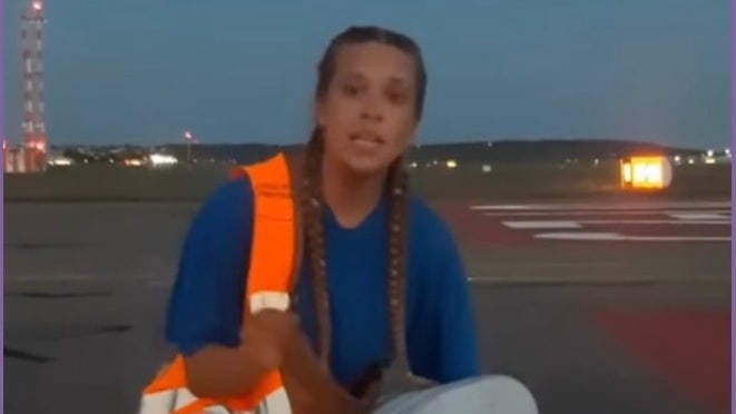Klima-Shakira vorbestraft – Protest am Flughafen Stuttgart | Regional