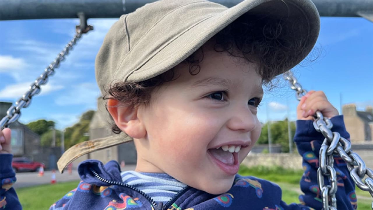Jüngstes Superhirn: Joseph (2) zählt in fünf Sprachen und liest Bücher | News