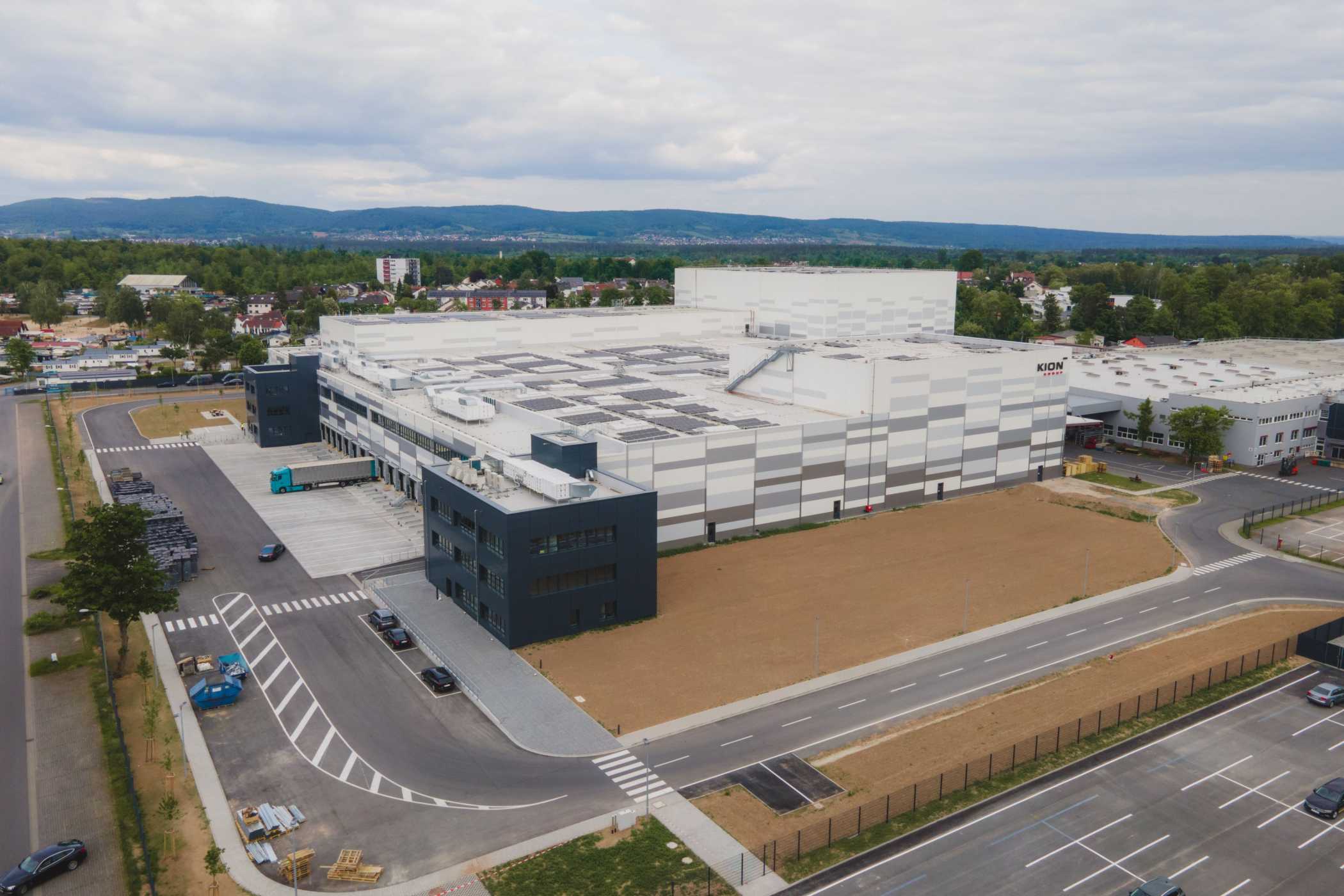 Das neue KION Regional Distribution Center Central Europe in Kahl am Main ist für eine zukunftsfähige Ersatzteilversorgung ausgelegt. | Bild: Linde MH
