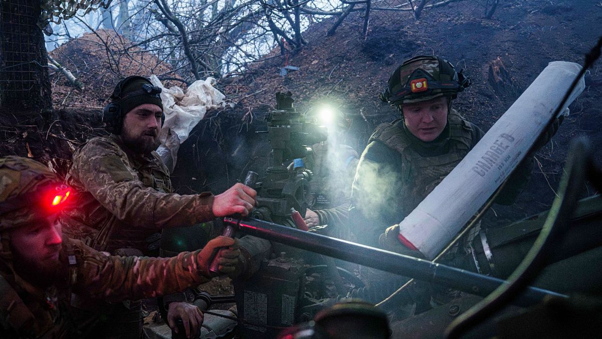 Selenskyi: Ukraine hofft auf drei Millionen Artilleriegranaten von Verbündeten