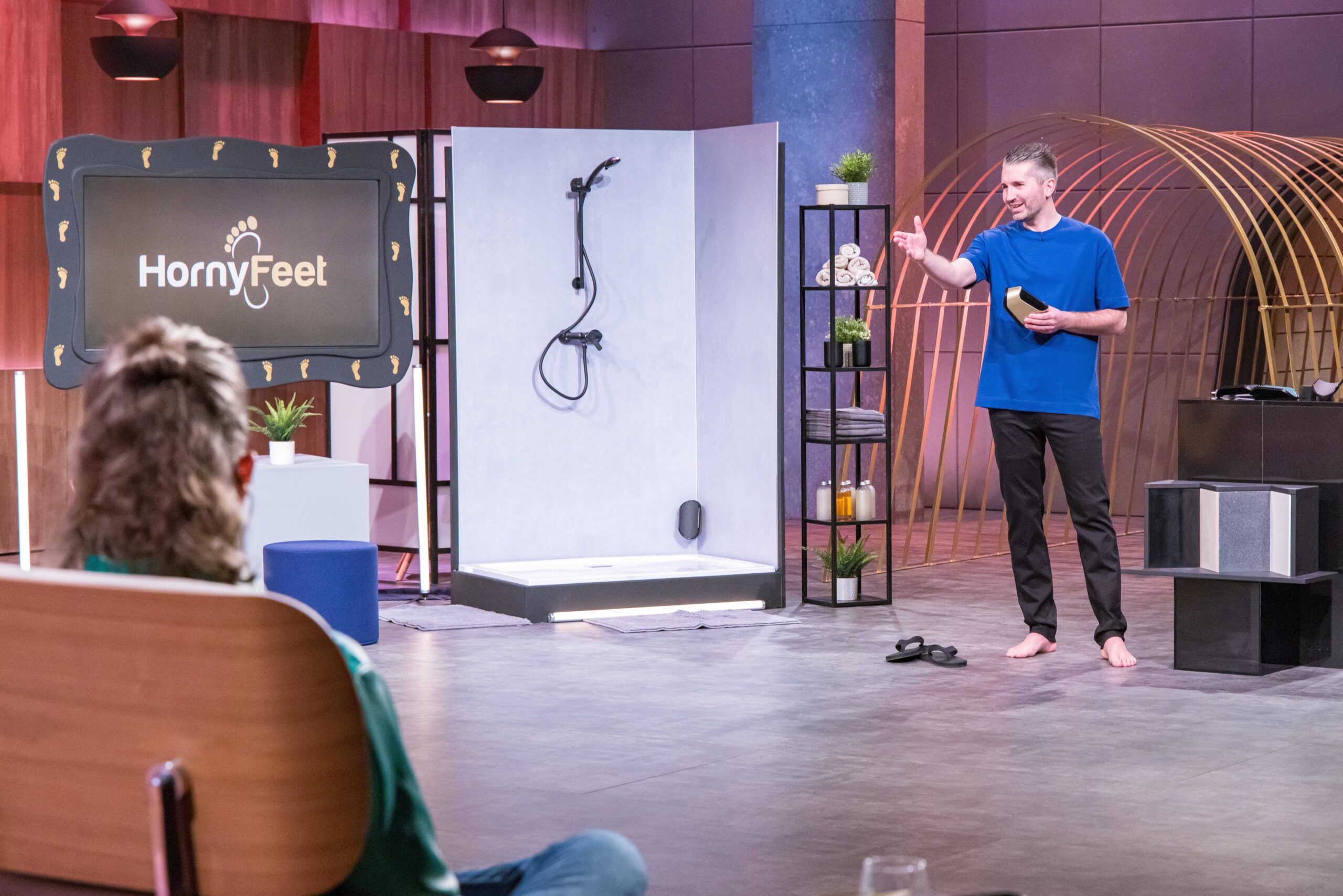 Peter Michael Fedor Kreitmeir ist der erste Gründer, der bei DHDL barfuß einen Deal abstaubt. 